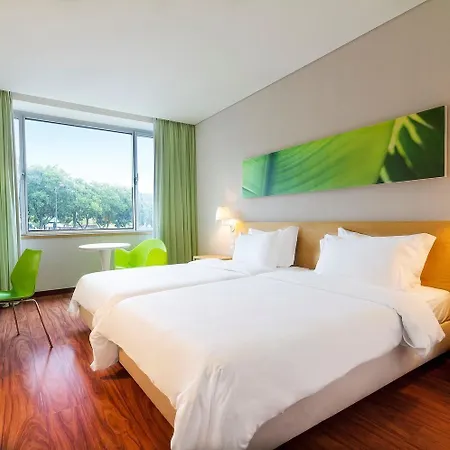Hf Fenix Garden Hotell 3*
