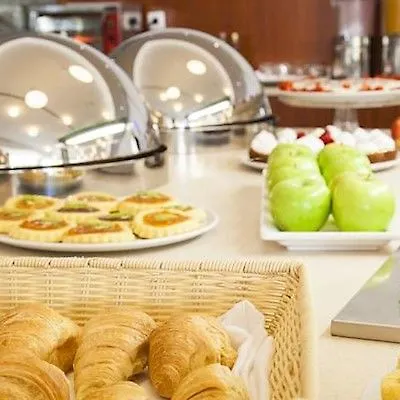 Hf Fenix Garden Hotell 3*